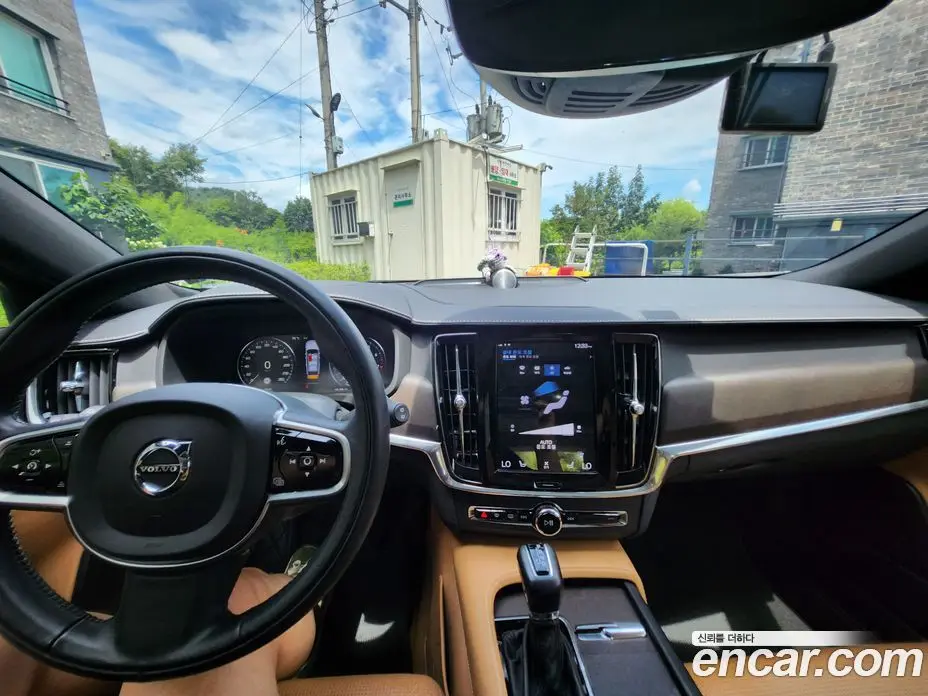 Volvo V90 2018 2.0 автомат (гидро), фото 10 Volvo V90 2018 2.0 автомат (гидро), фото 10