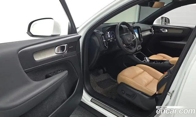 Volvo XC40 2019 2.0 автомат (гидро), миниатюра 10 Volvo XC40 2019 2.0 автомат (гидро), миниатюра 10