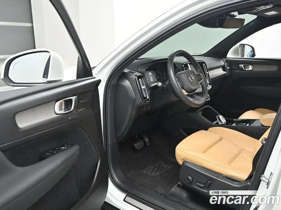 Volvo XC40 2020 2.0 автомат (гидро), фото 11