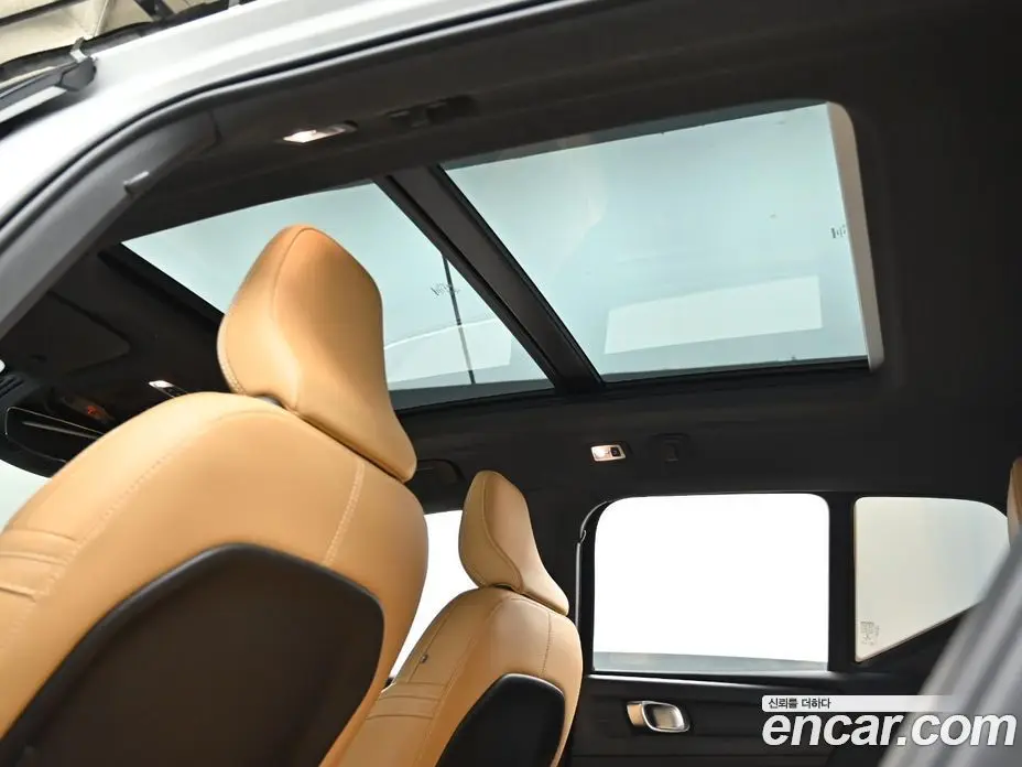 Volvo XC40 2020 2.0 автомат (гидро), фото 18