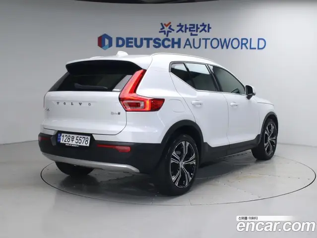 Volvo XC40 2020 2.0 автомат (гидро), миниатюра 3