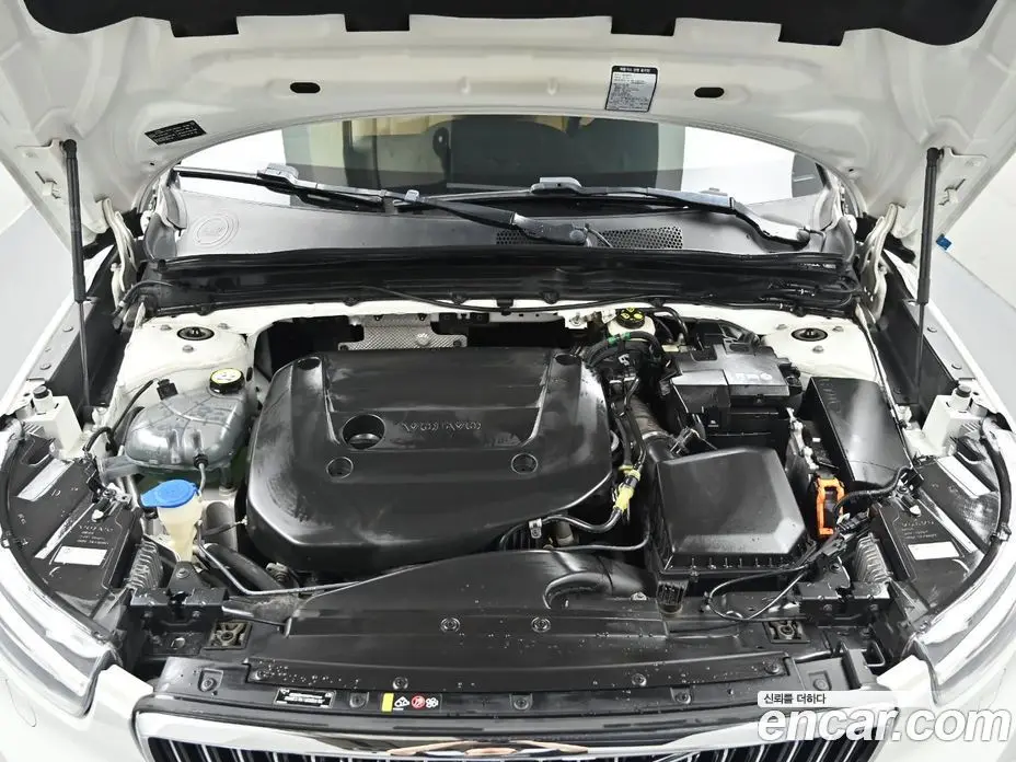 Volvo XC40 2020 2.0 автомат (гидро), фото 6