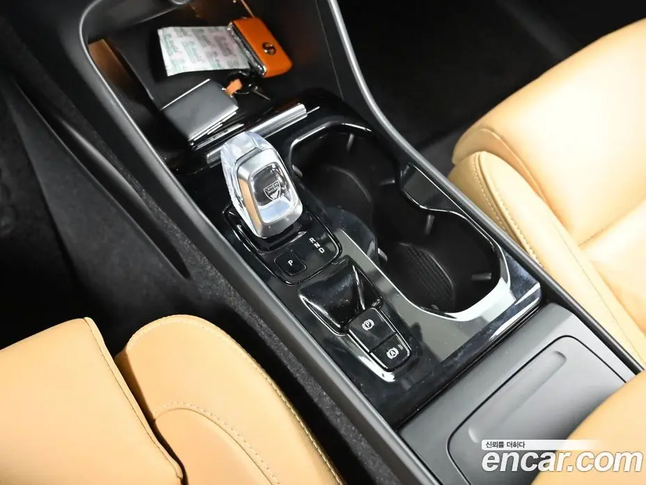 Volvo XC40 2020 2.0 автомат (гидро), фото 9