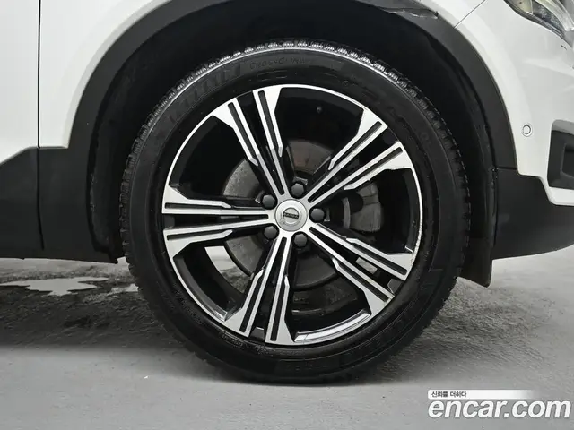 Volvo XC40 2020 2.0 автомат (гидро), миниатюра 10