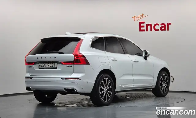Volvo XC60 2017 2.0 автомат (гидро), миниатюра 2 Volvo XC60 2017 2.0 автомат (гидро), миниатюра 2