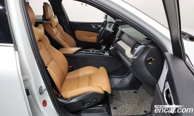 Volvo XC60 2017 2.0 автомат (гидро), миниатюра 11 Volvo XC60 2017 2.0 автомат (гидро), миниатюра 11