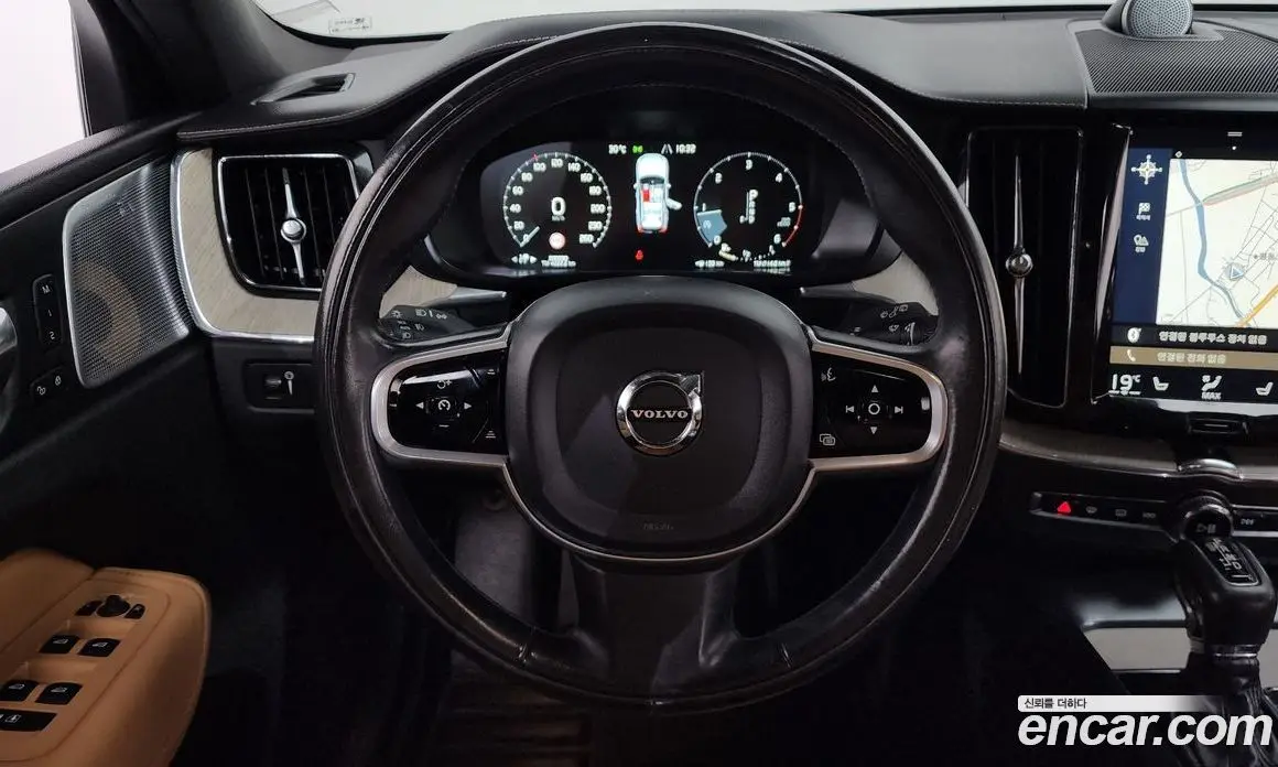 Volvo XC60 2017 2.0 автомат (гидро), фото 13 Volvo XC60 2017 2.0 автомат (гидро), фото 13