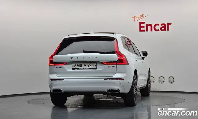 Volvo XC60 2017 2.0 автомат (гидро), миниатюра 4 Volvo XC60 2017 2.0 автомат (гидро), миниатюра 4