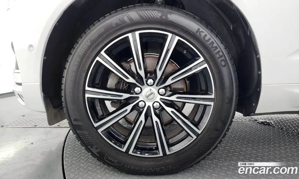 Volvo XC60 2017 2.0 автомат (гидро), фото 5 Volvo XC60 2017 2.0 автомат (гидро), фото 5