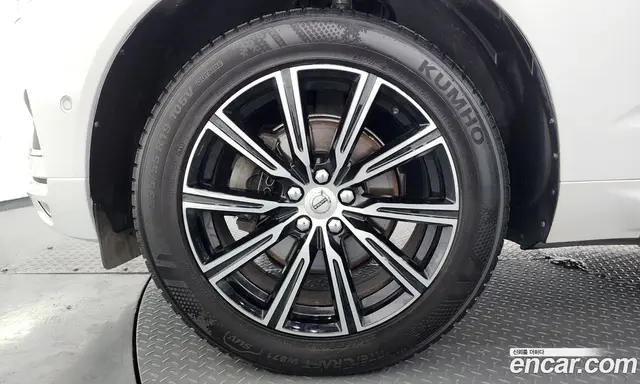Volvo XC60 2017 2.0 автомат (гидро), миниатюра 5 Volvo XC60 2017 2.0 автомат (гидро), миниатюра 5