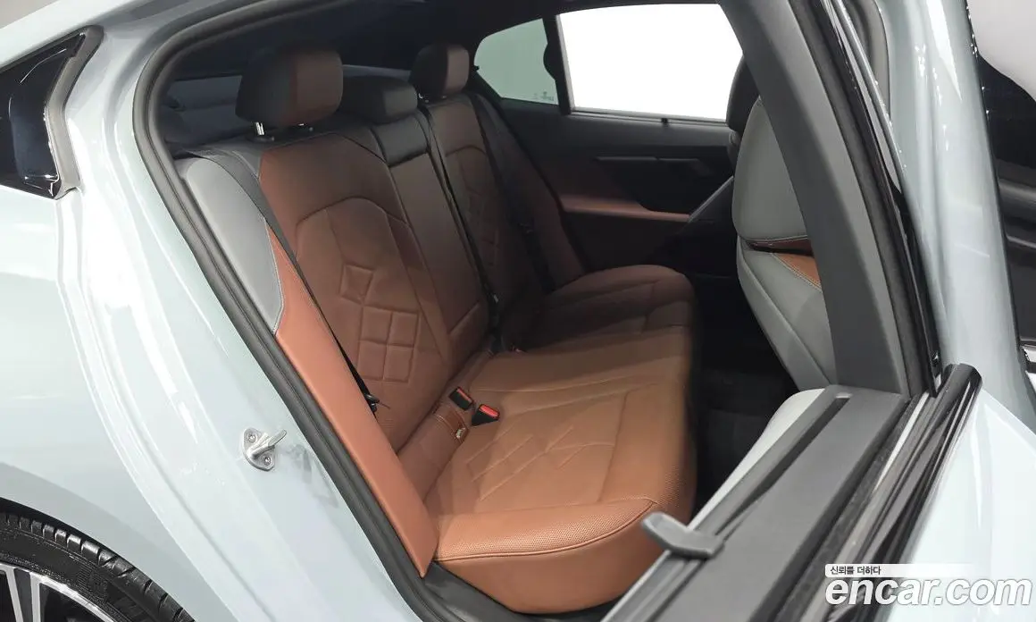 BMW 5 серия 2025 2.0 автомат (гидро), фото 11 BMW 5 серия 2025 2.0 автомат (гидро), фото 11