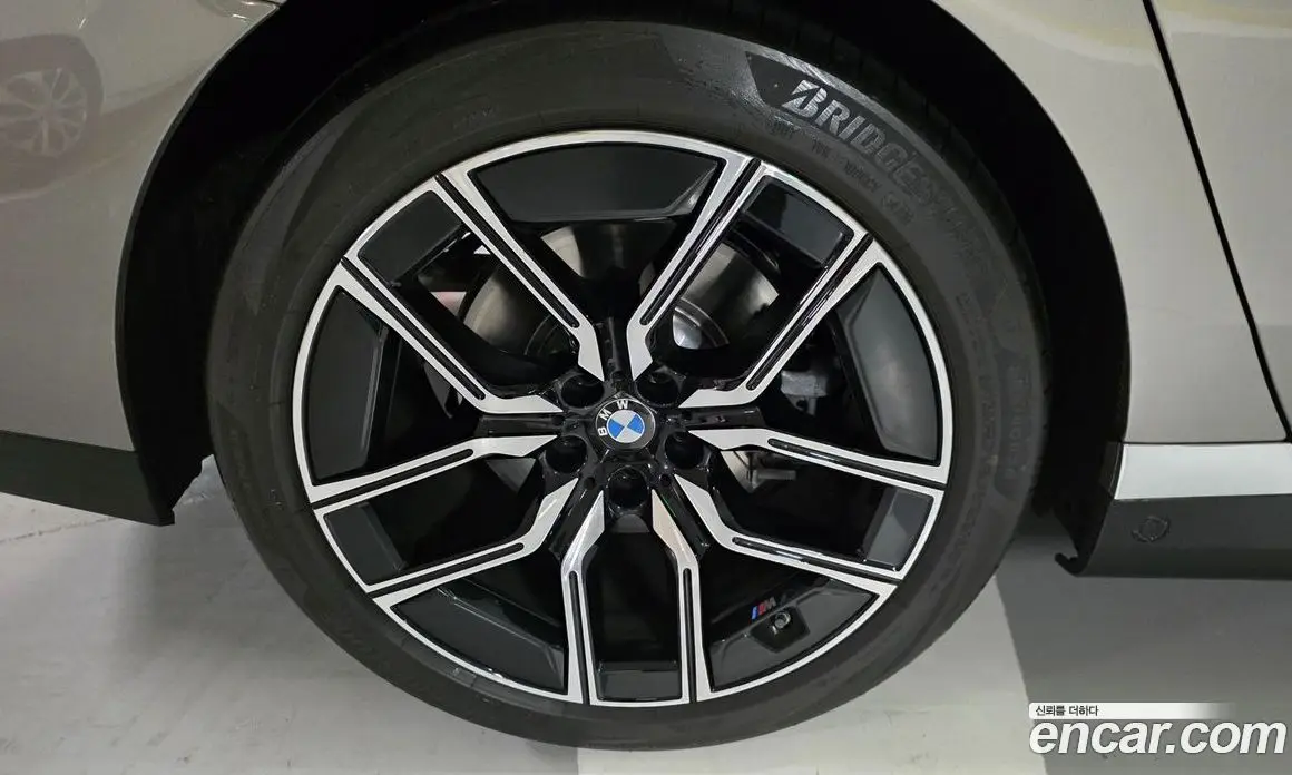 BMW 7 серия 2025 3.0 автомат (гидро), фото 17