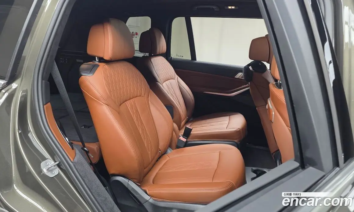 BMW X7 2024 3.0 автомат (гидро), фото 12