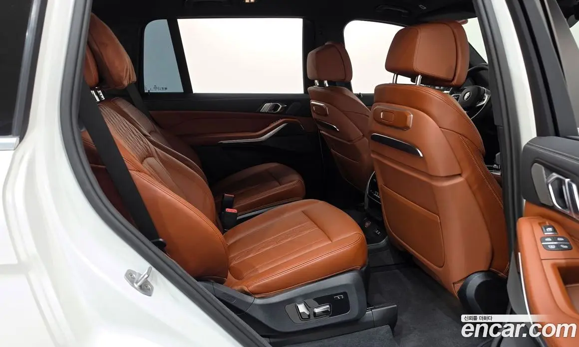 BMW X7 2025 3.0 автомат (гидро), фото 12