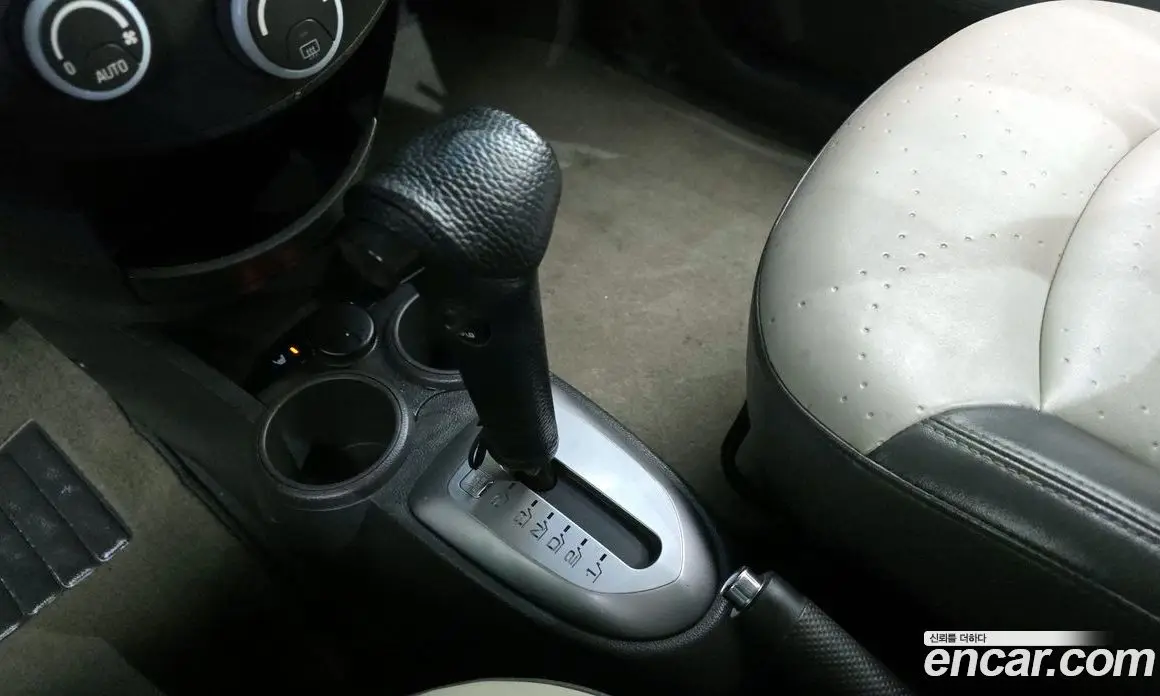 Chevrolet Spark 2011 1.0 автомат (гидро), фото 9