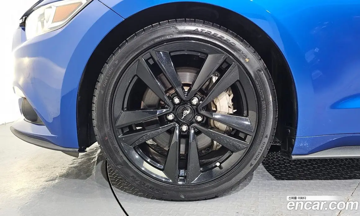 Ford Mustang 2017 2.3 автомат (гидро), фото 5 Ford Mustang 2017 2.3 автомат (гидро), фото 5
