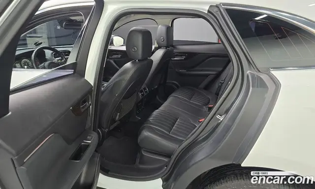 Jaguar F-Pace 2016 2.0 автомат (гидро), миниатюра 11 Jaguar F-Pace 2016 2.0 автомат (гидро), миниатюра 11