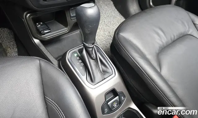Jeep Renegade 2022 1.3 автомат (гидро), миниатюра 9 Jeep Renegade 2022 1.3 автомат (гидро), миниатюра 9