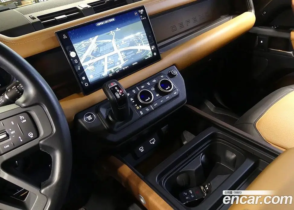 Land Rover Defender 2023 3.0 автомат (гидро), фото 13
