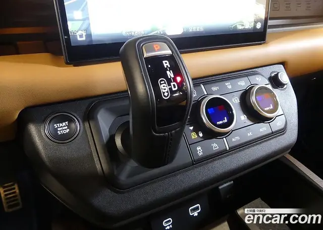 Land Rover Defender 2023 3.0 автомат (гидро), миниатюра 7