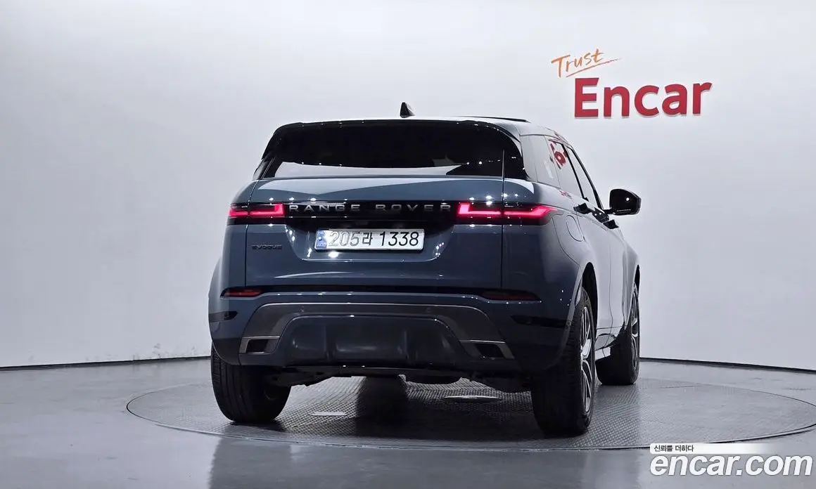 Land Rover Range Rover Evoque 2024 2.0 автомат (гидро), фото 4