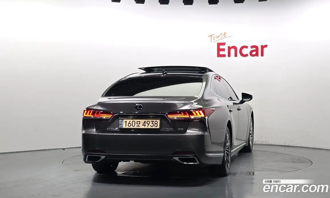 Lexus LS 2019 3.4 автомат (гидро), фото 4 Lexus LS 2019 3.4 автомат (гидро), фото 4