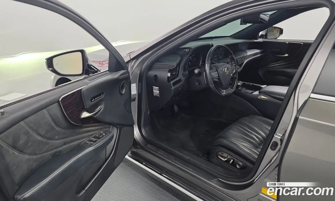 Lexus LS 2019 3.4 автомат (гидро), фото 10 Lexus LS 2019 3.4 автомат (гидро), фото 10
