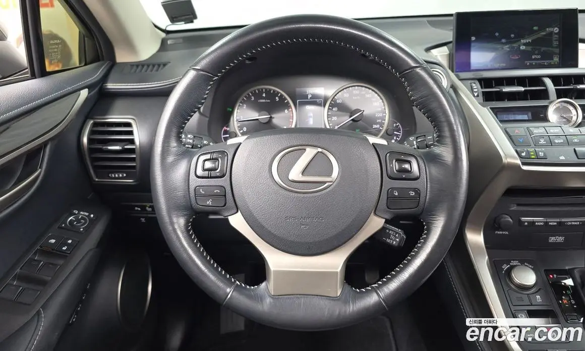 Lexus NX 2015 2.0 автомат (гидро), фото 13