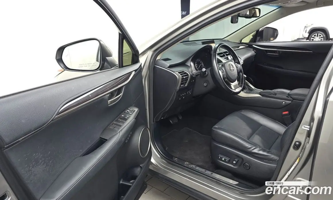Lexus NX 2015 2.0 автомат (гидро), фото 10