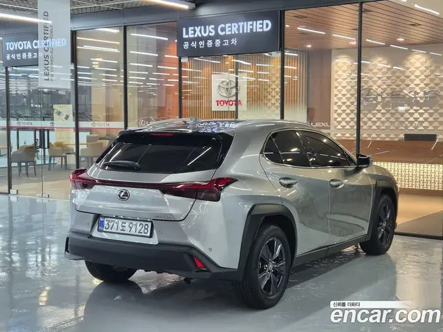 Lexus UX 2025 2.0 автомат (вариатор), миниатюра 2