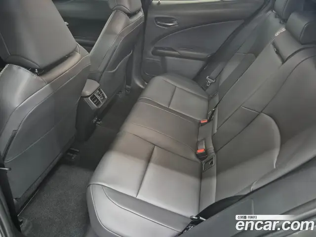 Lexus UX 2025 2.0 автомат (вариатор), миниатюра 11