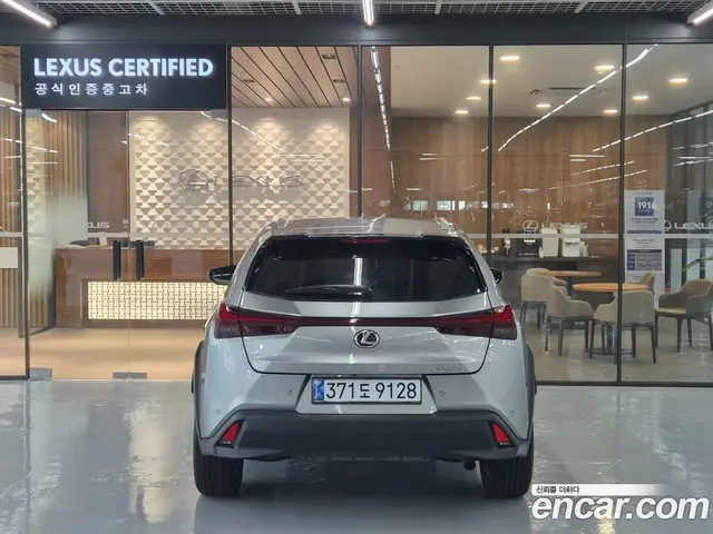 Lexus UX 2025 2.0 автомат (вариатор), миниатюра 4
