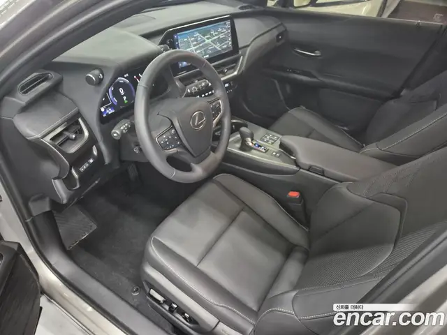 Lexus UX 2025 2.0 автомат (вариатор), миниатюра 10