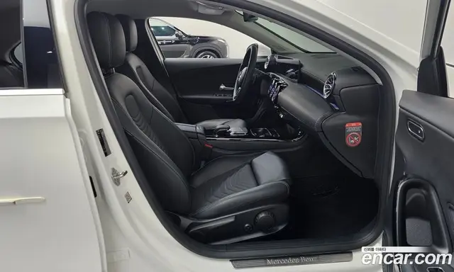 Mercedes-Benz A-Class 2020 2.0 автомат (гидро), миниатюра 11 Mercedes-Benz A-Class 2020 2.0 автомат (гидро), миниатюра 11
