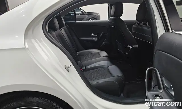 Mercedes-Benz A-Class 2020 2.0 автомат (гидро), миниатюра 12