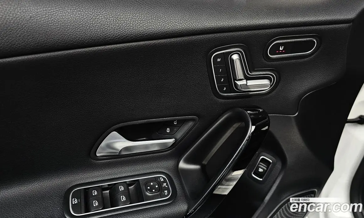 Mercedes-Benz A-Class 2020 2.0 автомат (гидро), фото 14 Mercedes-Benz A-Class 2020 2.0 автомат (гидро), фото 14