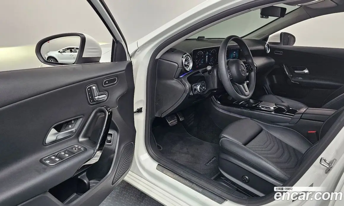 Mercedes-Benz A-Class 2020 2.0 автомат (гидро), фото 10 Mercedes-Benz A-Class 2020 2.0 автомат (гидро), фото 10