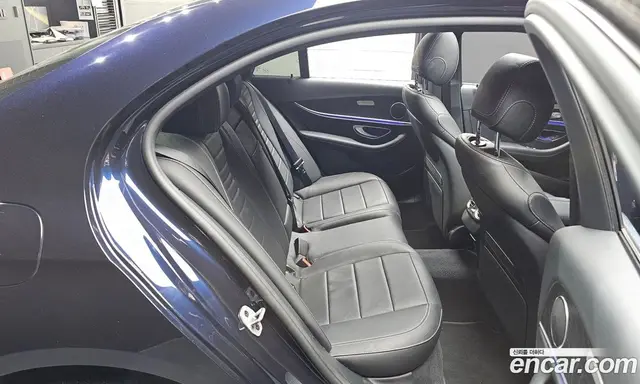 Mercedes-Benz E-Class 2022 2.0 автомат (гидро), миниатюра 11