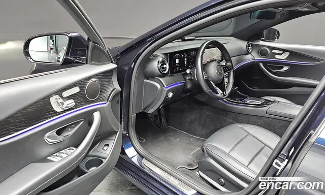 Mercedes-Benz E-Class 2022 2.0 автомат (гидро), миниатюра 12