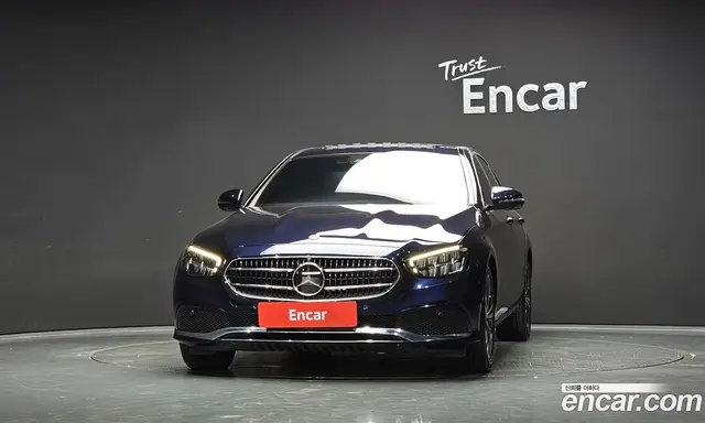 Mercedes-Benz E-Class 2022 2.0 автомат (гидро), миниатюра 3