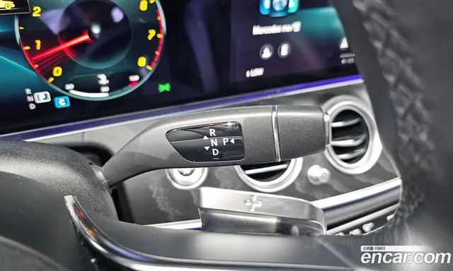 Mercedes-Benz E-Class 2022 2.0 автомат (гидро), миниатюра 9