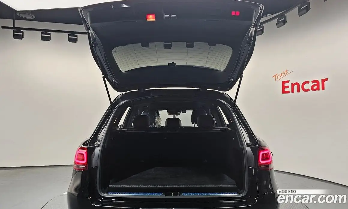 Mercedes-Benz GLC-Class 2020 2.0 автомат (гидро), фото 20 Mercedes-Benz GLC-Class 2020 2.0 автомат (гидро), фото 20