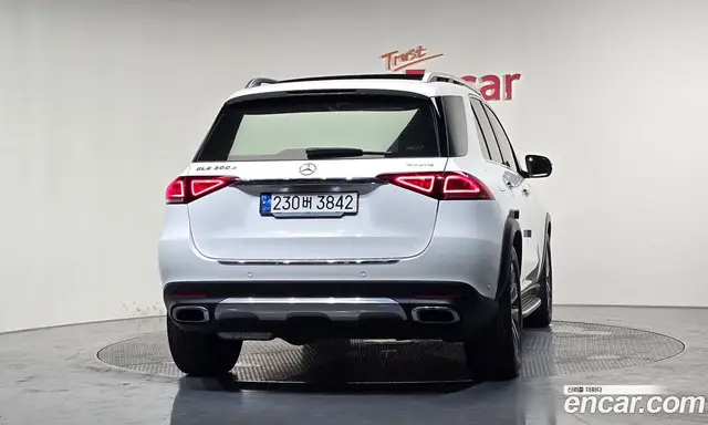 Mercedes-Benz GLE-Class 2023 2.0 автомат (гидро), миниатюра 4