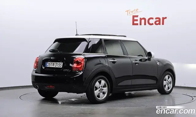 Mini Cooper 2016 1.5 автомат (гидро), миниатюра 2