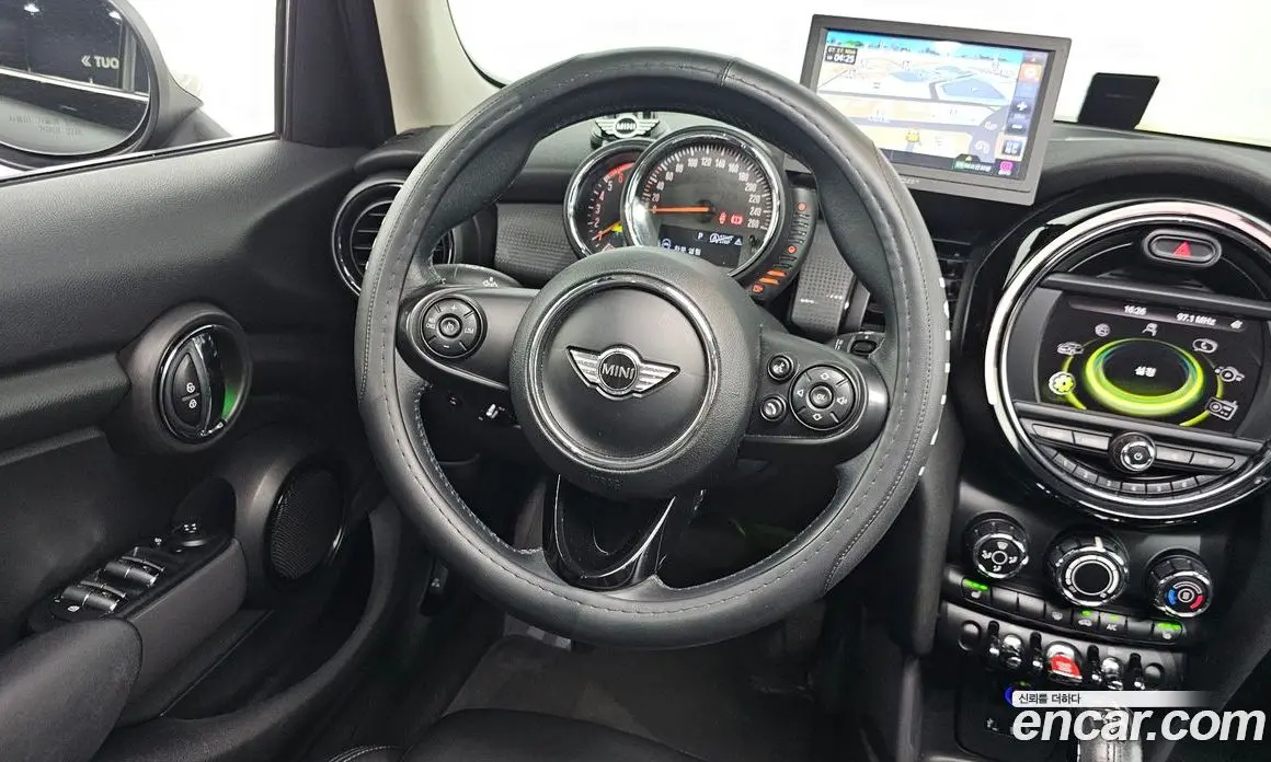 Mini Cooper 2016 1.5 автомат (гидро), фото 13