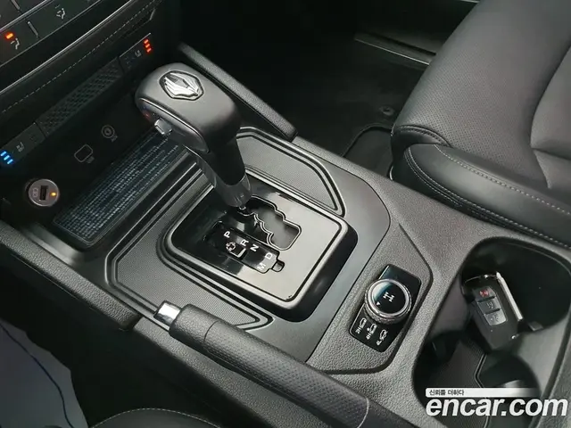 SsangYong Rexton 2020 2.2 автомат (гидро), миниатюра 9