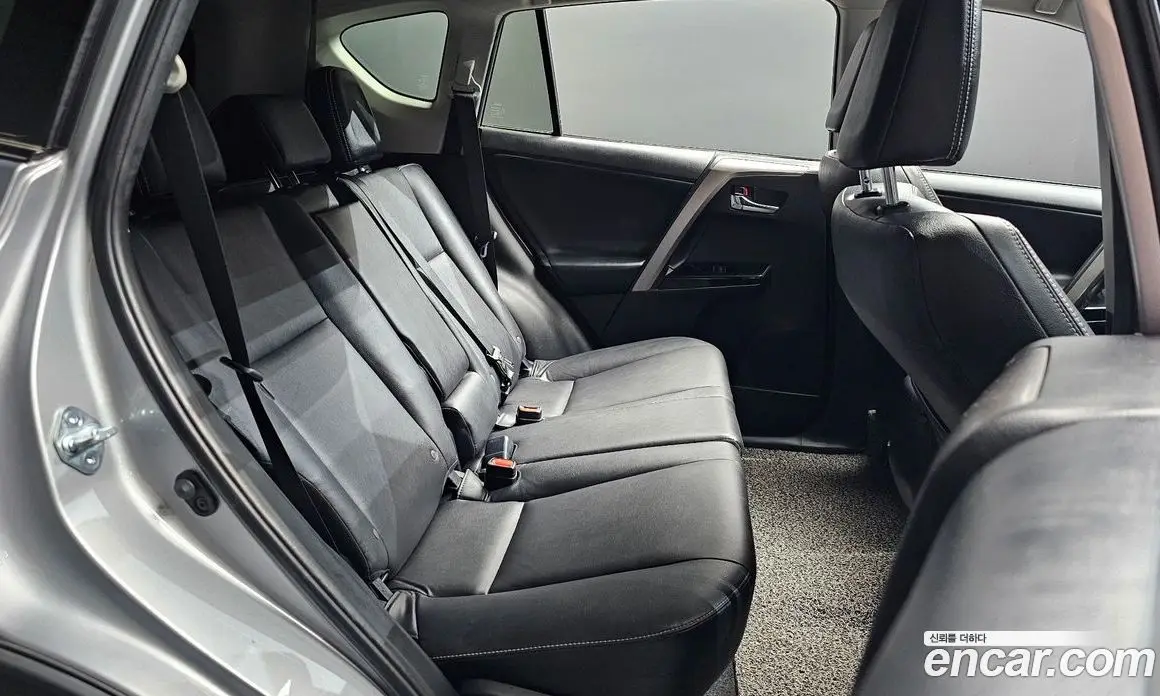 Toyota RAV4 2018 2.5 автомат (гидро), фото 11