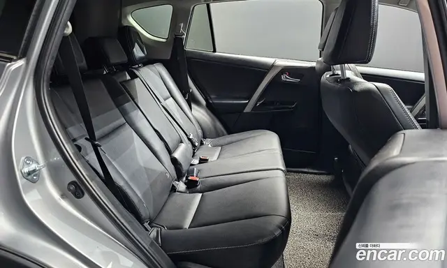 Toyota RAV4 2018 2.5 автомат (гидро), миниатюра 11