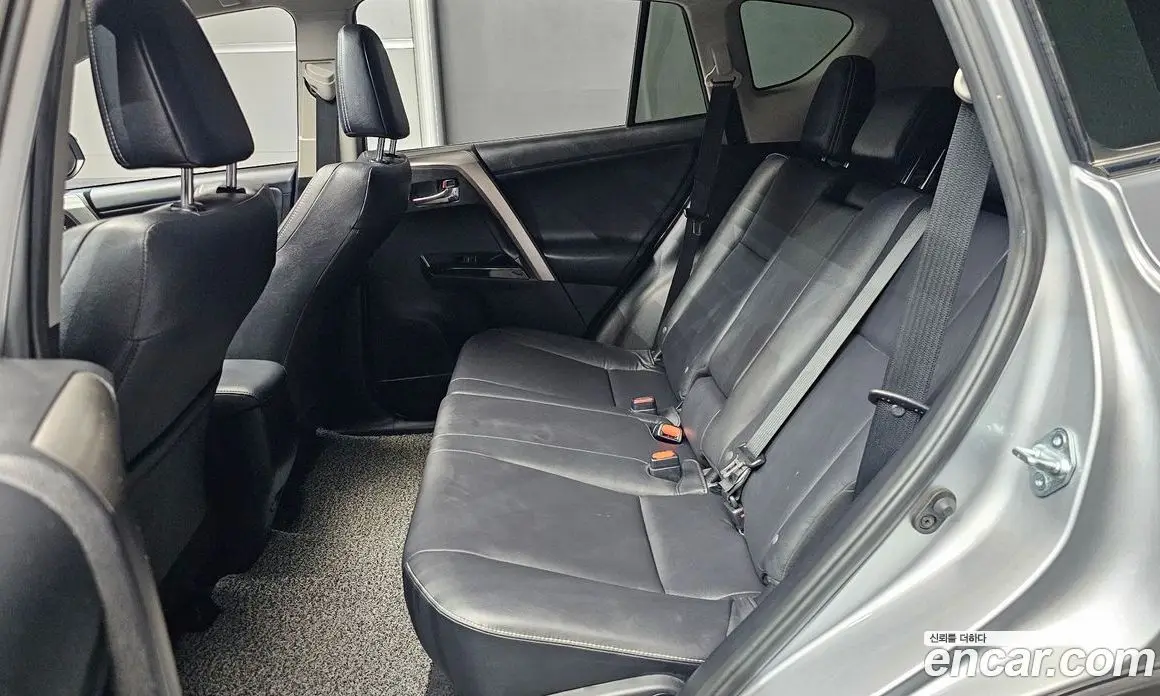 Toyota RAV4 2018 2.5 автомат (гидро), фото 12