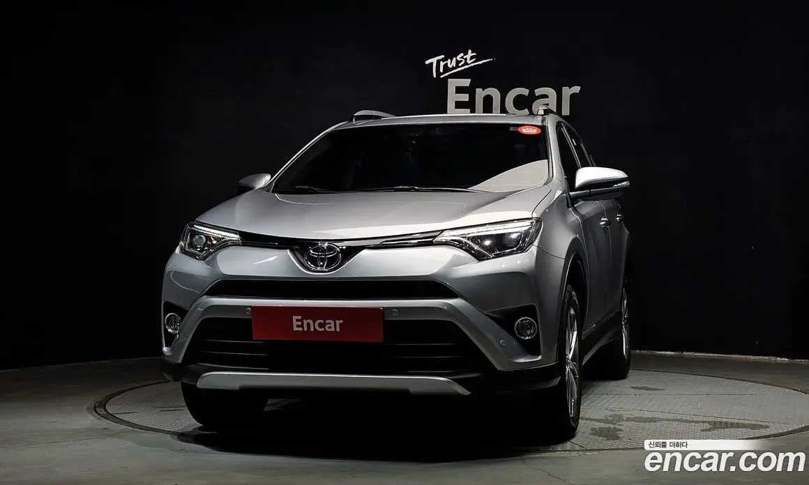 Toyota RAV4 2018 2.5 автомат (гидро), фото 3